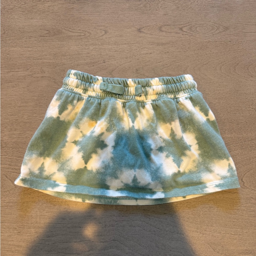 Oshkosh green and white skort 12 m